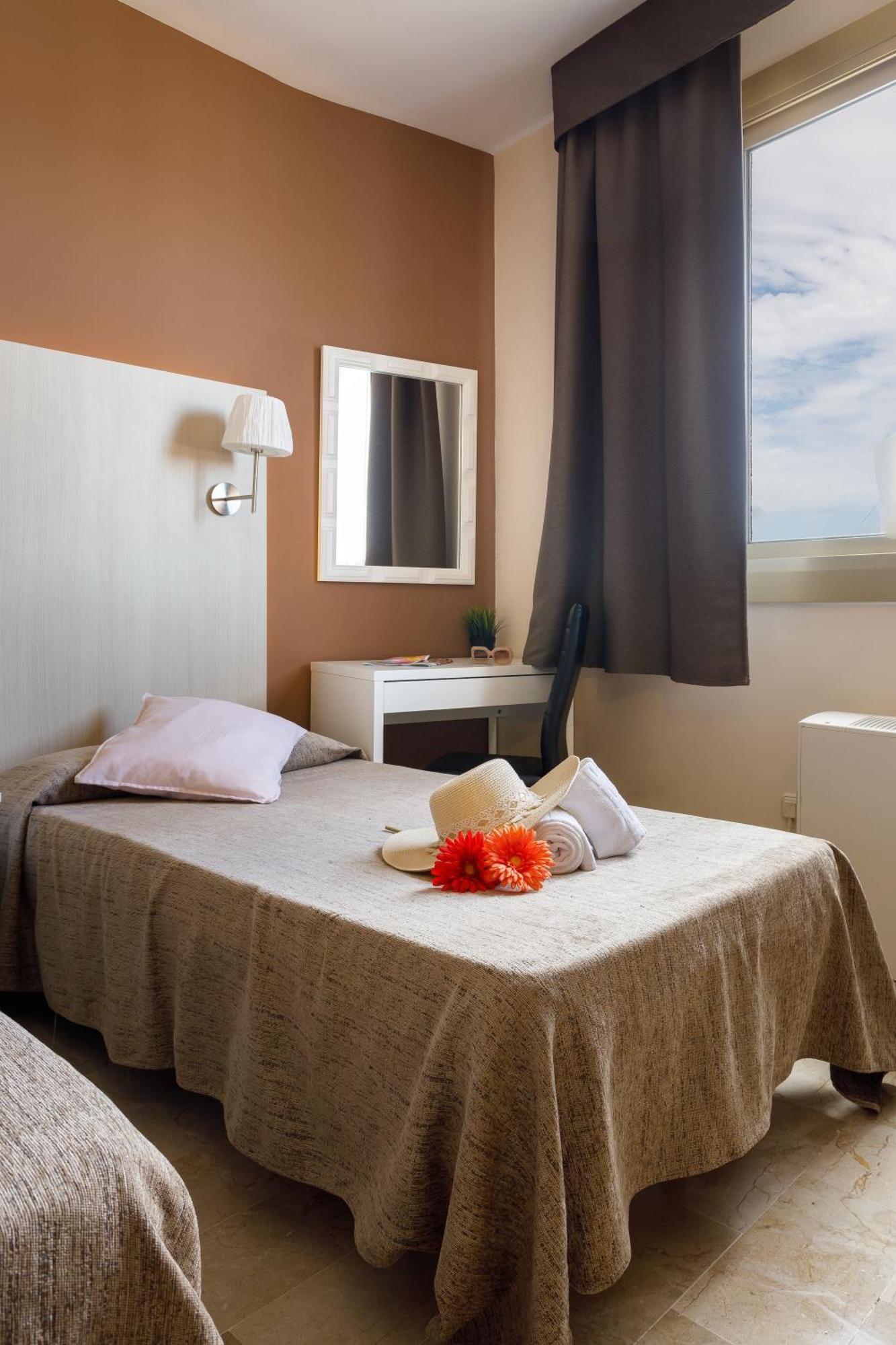 Hotel Alguer 라메틀라 데 마르 외부 사진